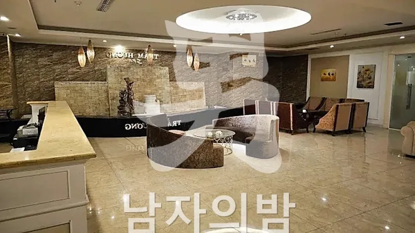나트랑 체리 스파 므엉탄 호텔 5층 입구 분위기