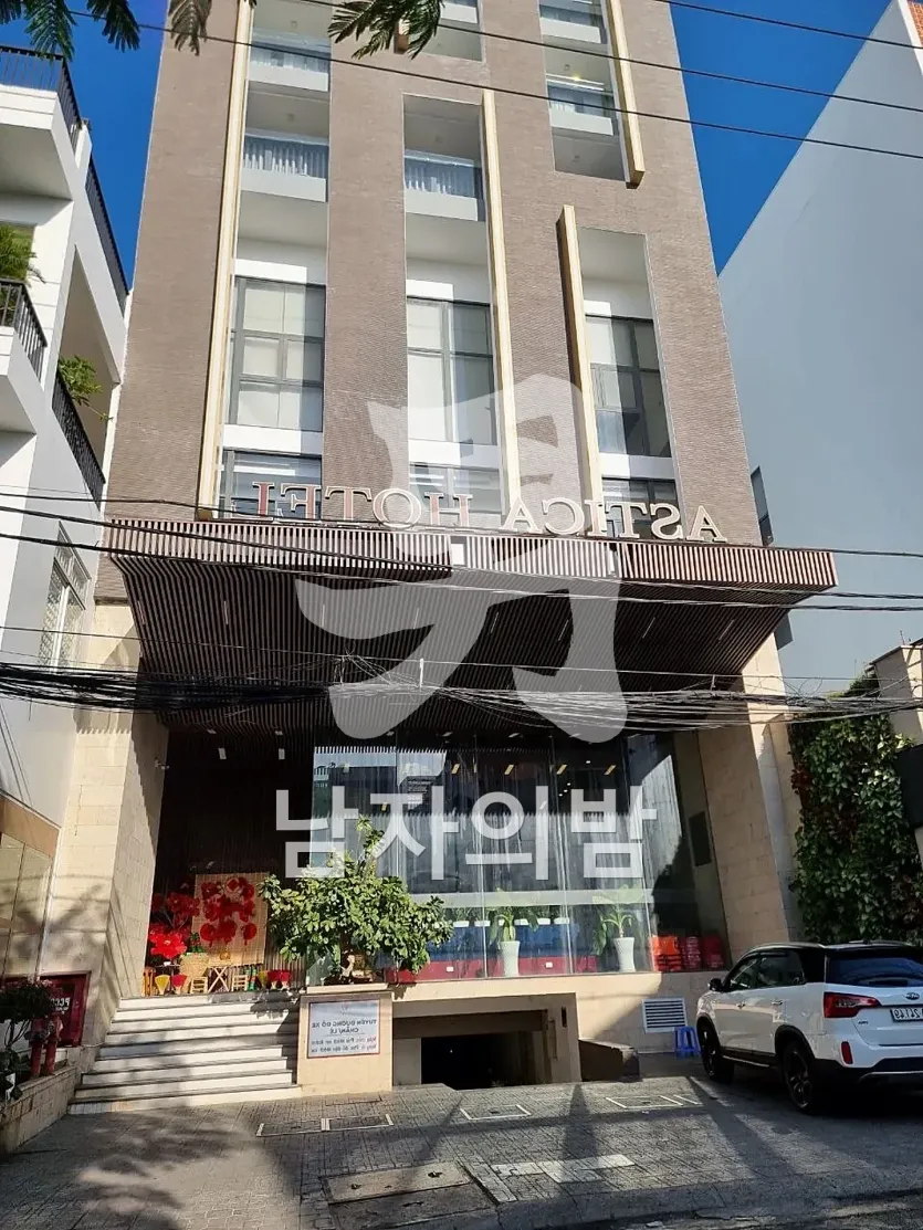 나트랑 클라우드나인 19층 입구와 프런트 분위기