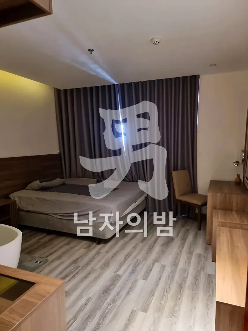 나트랑 클라우드나인 19층 복도와 룸 입구 안내