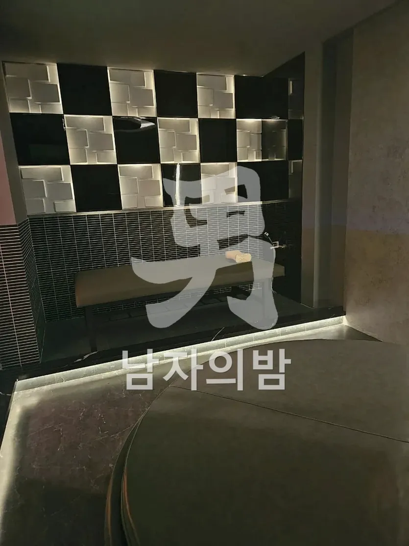 나트랑 나우 스파 입구와 프런트 대기 공간